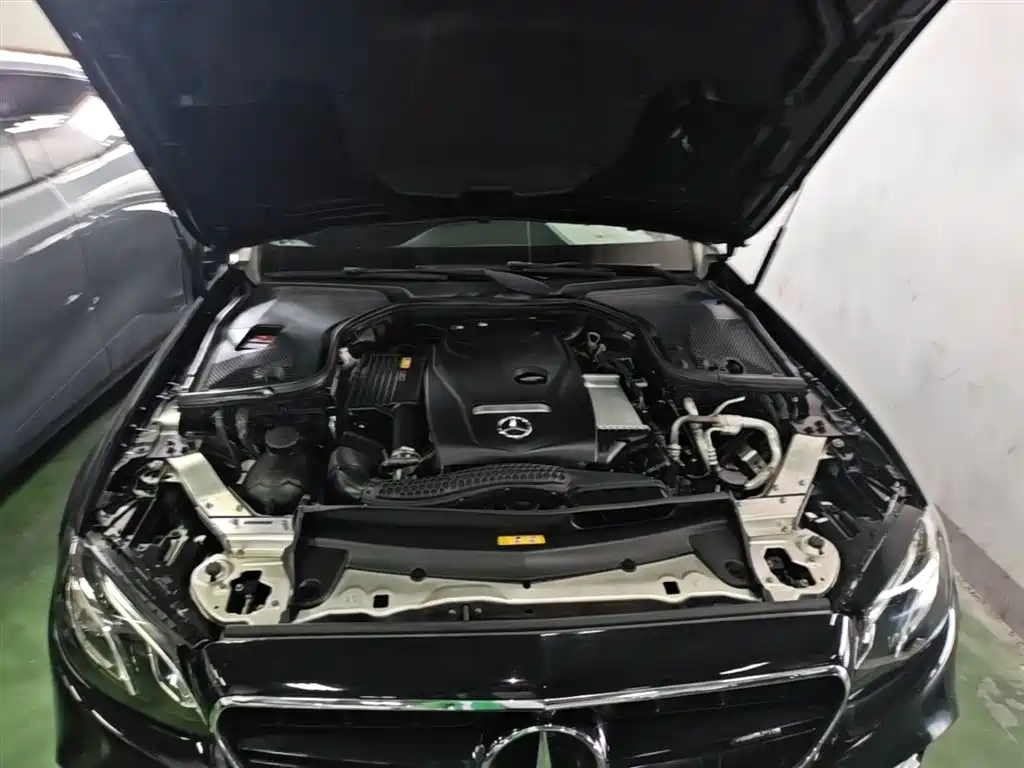 Mercedes-Benz E-Class 2018 — фото 20