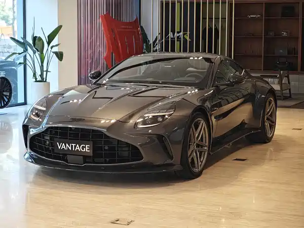 Aston Martin V8 Vantage 2024