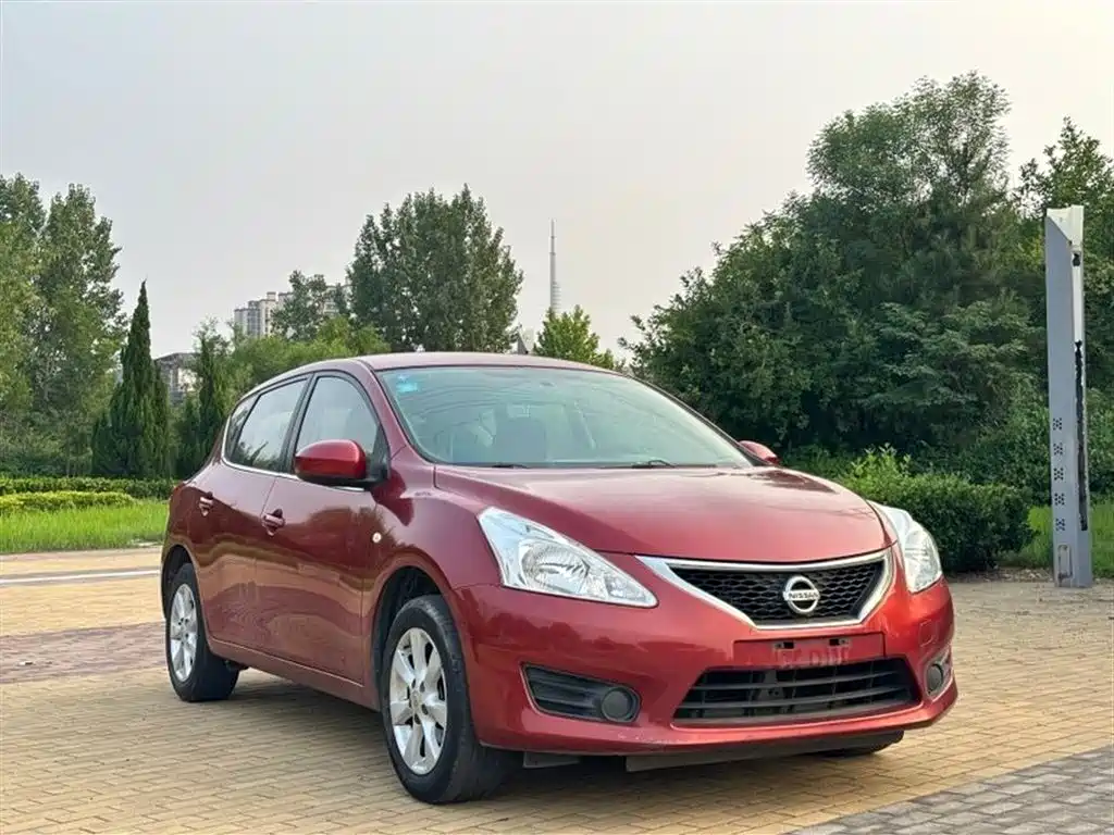Nissan Tiida 2015 — фото 3