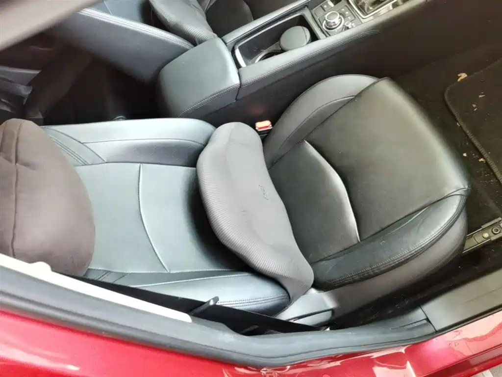 Mazda 3 Axela 2018 — фото 25