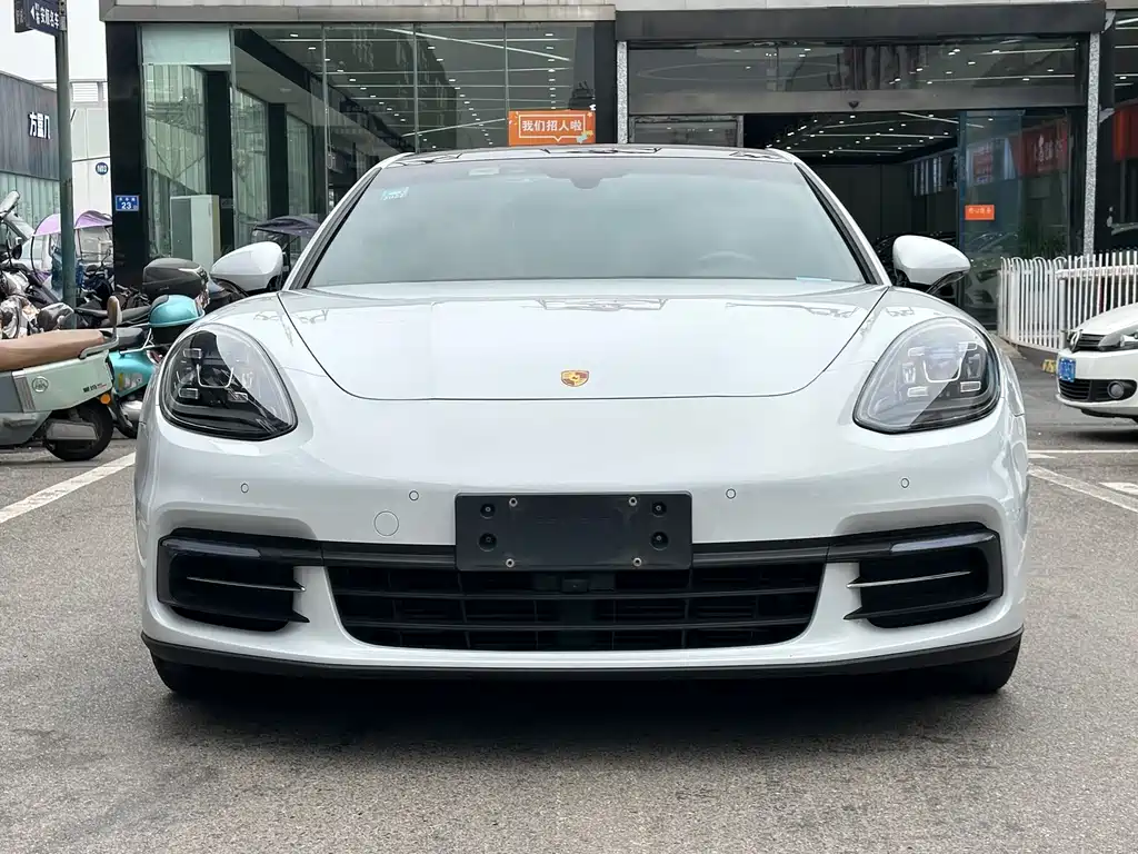 Porsche Panamera 2018 — фото 2