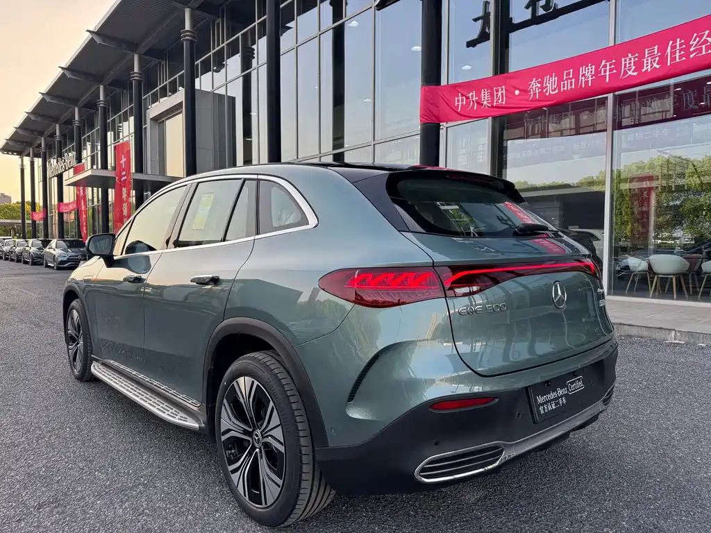 Mercedes-Benz EQE SUV — фото 4