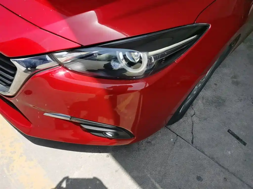 Mazda 3 Axela 2018 — фото 24