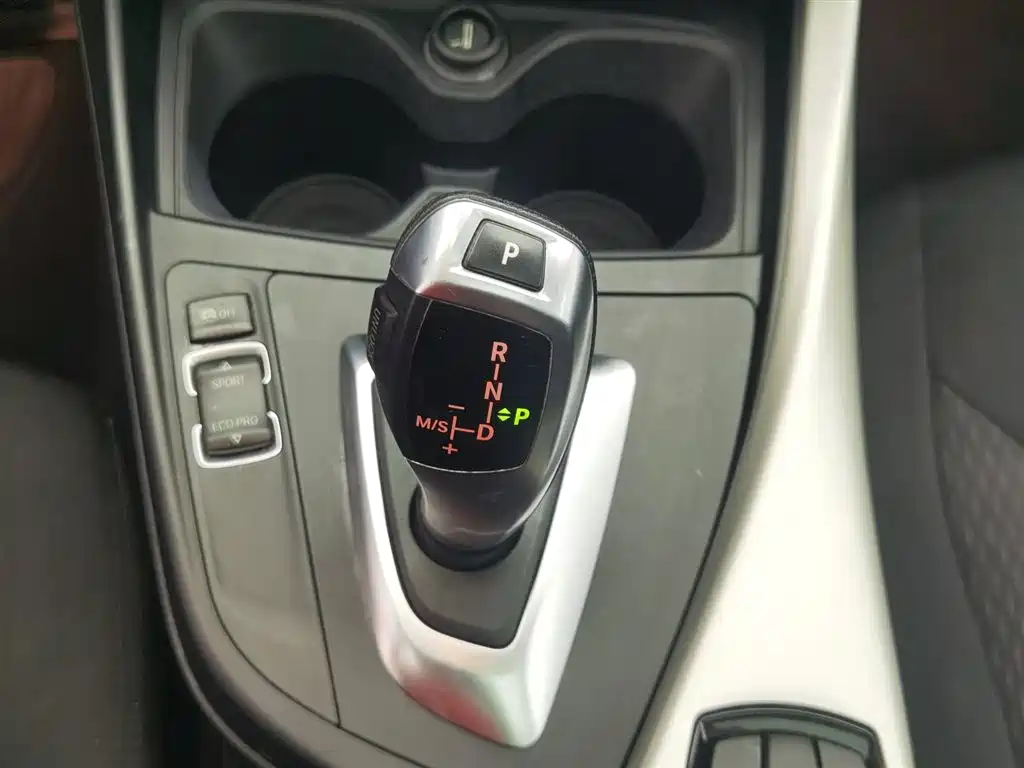 BMW 1 Series 2016 — фото 13