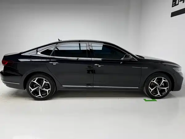 Volkswagen Passat 2024