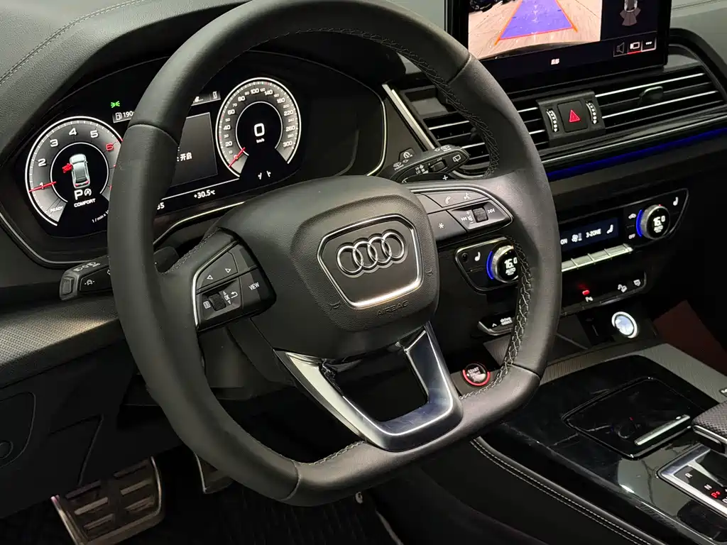 Audi Q5L 2025 — фото 11