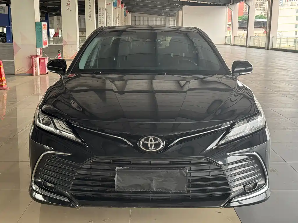 Toyota Camry 2021 — фото 2