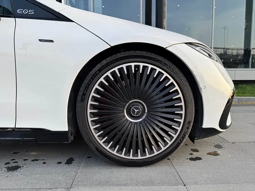 Mercedes-Benz EQS AMG 2026 — фото 7