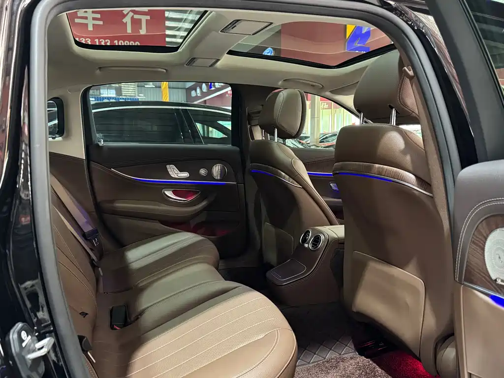 Mercedes-Benz E-Class 2022 — фото 14