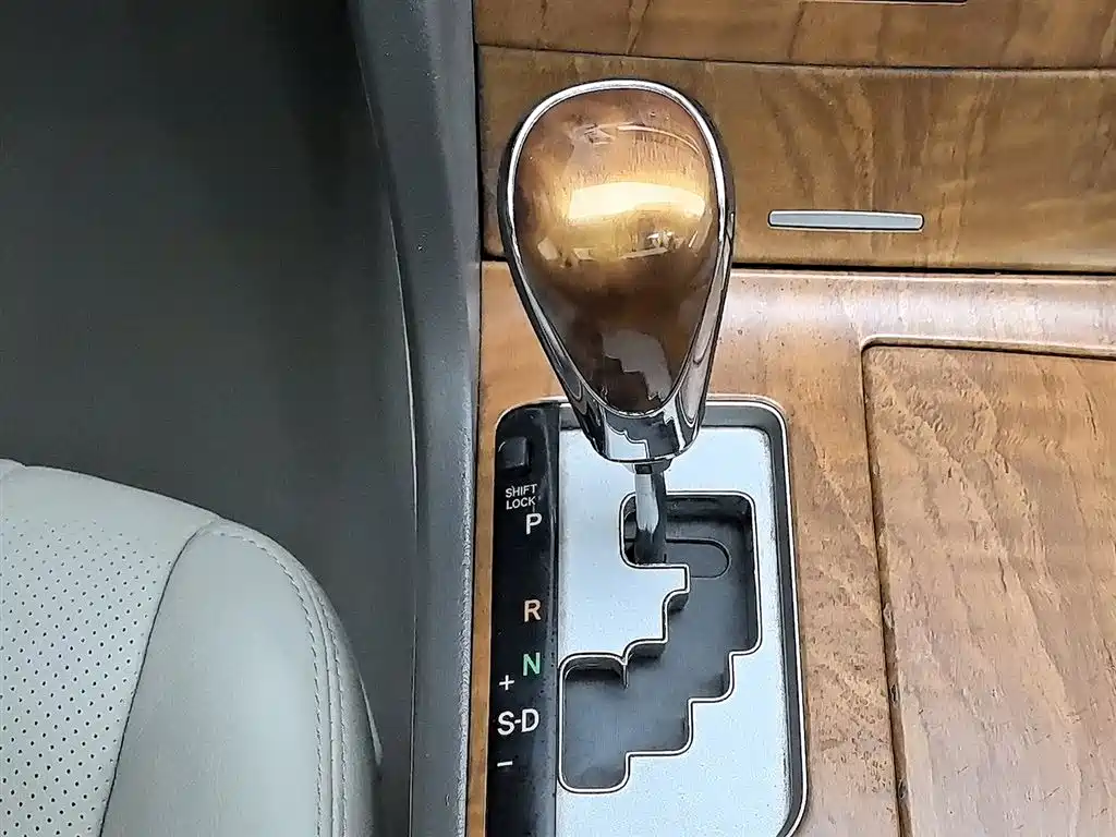 Toyota Camry 2010 — фото 13