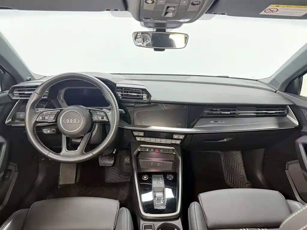 Audi A3 2023 — фото 13