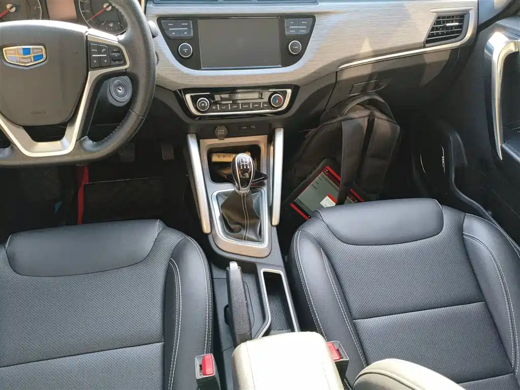 Geely Vision X3 2019 — фото 14