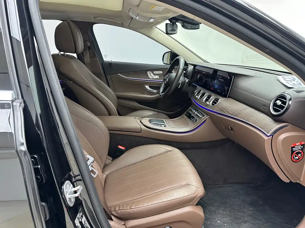 Mercedes-Benz E-Class 2020 — фото 17