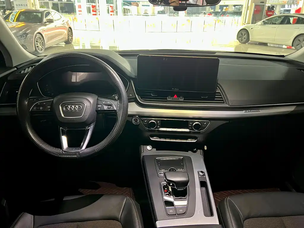 Audi Q5L 2019 — фото 10