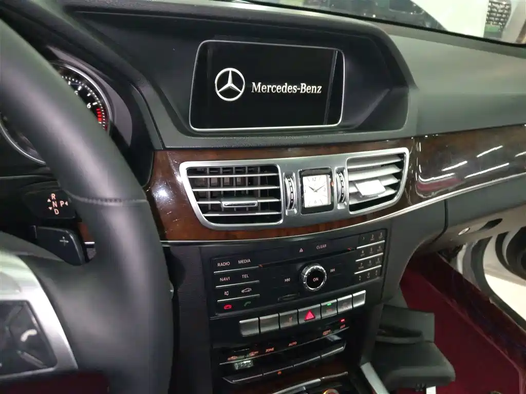 Mercedes-Benz E-Class 2016 — фото 13