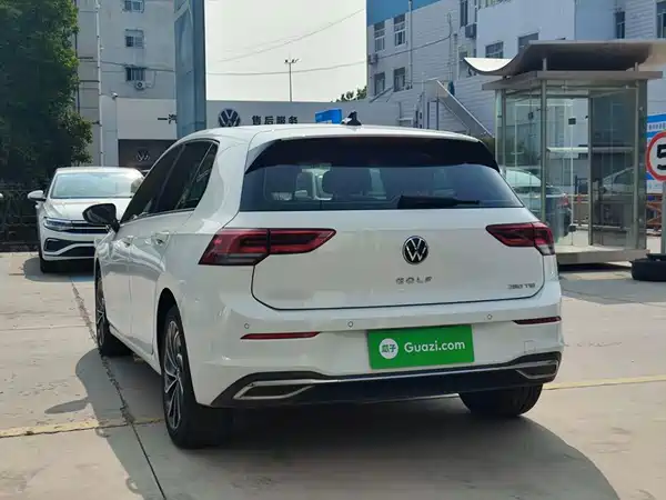 Volkswagen Golf 2024
