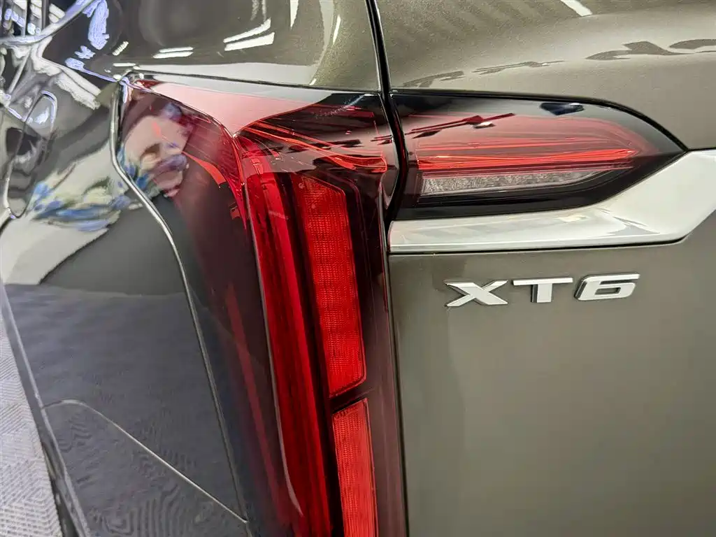 Cadillac XT6 2023 — фото 6