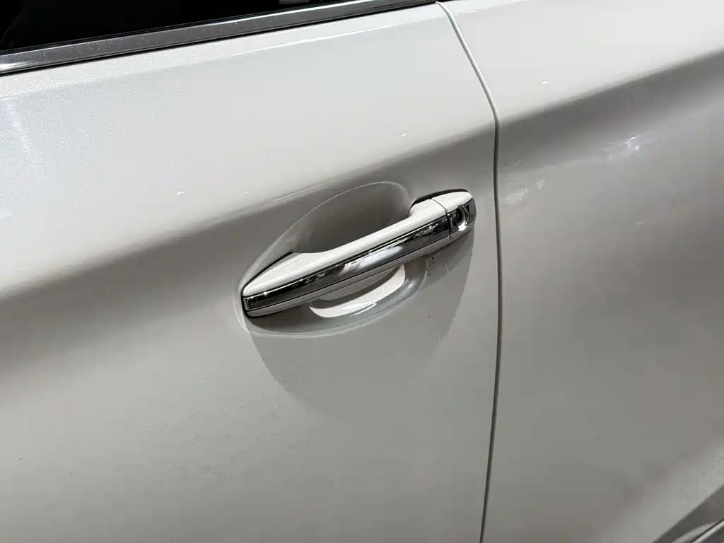 Subaru Legacy 2018 — фото 28