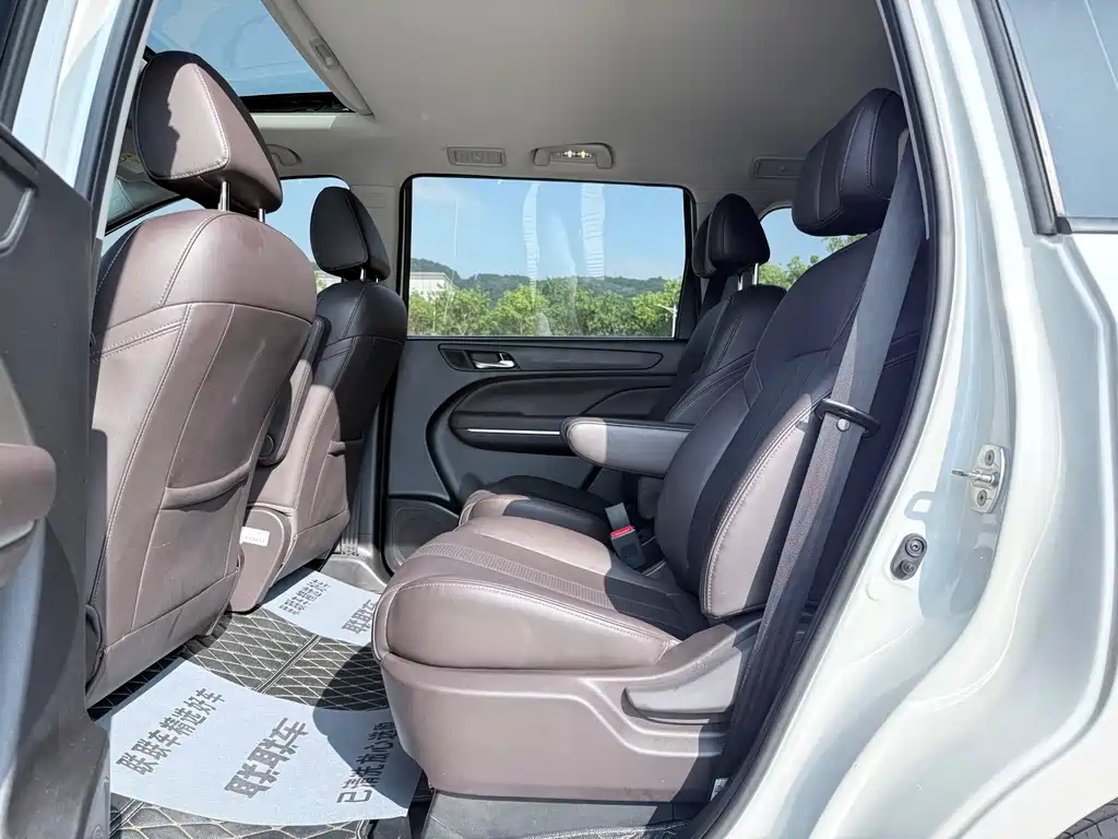 GAC Motor Trumpchi M6 2020 — фото 9