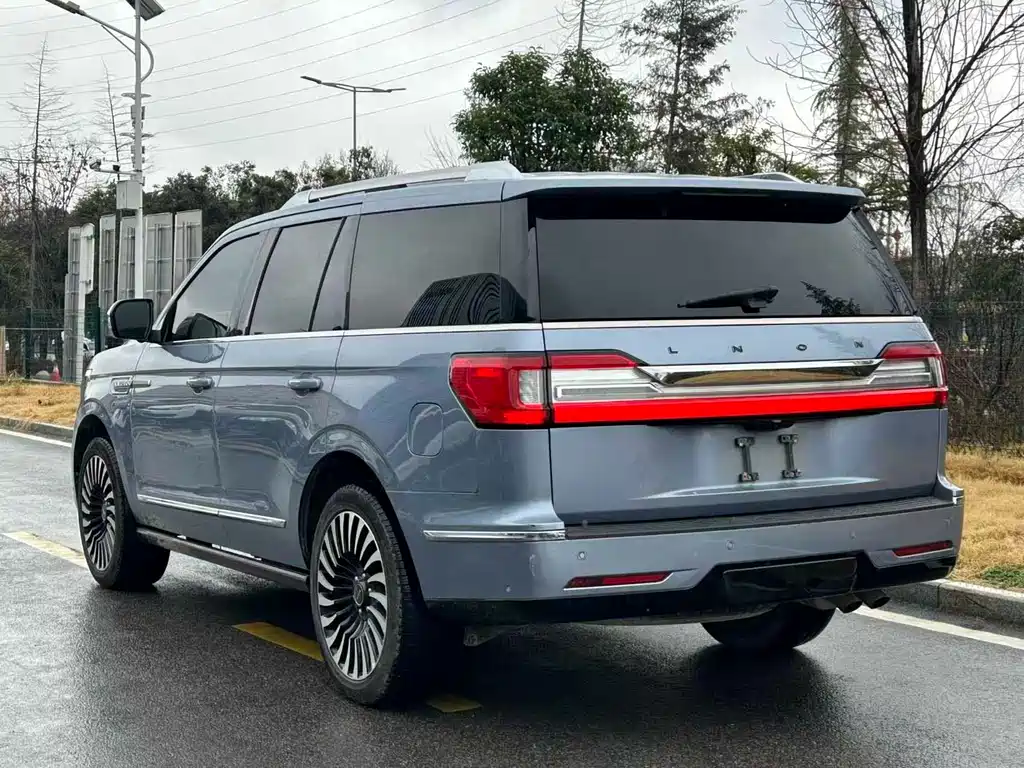 Lincoln Navigator 2020 — фото 11