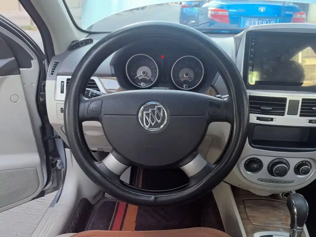 Buick Excelle 2016 — фото 11