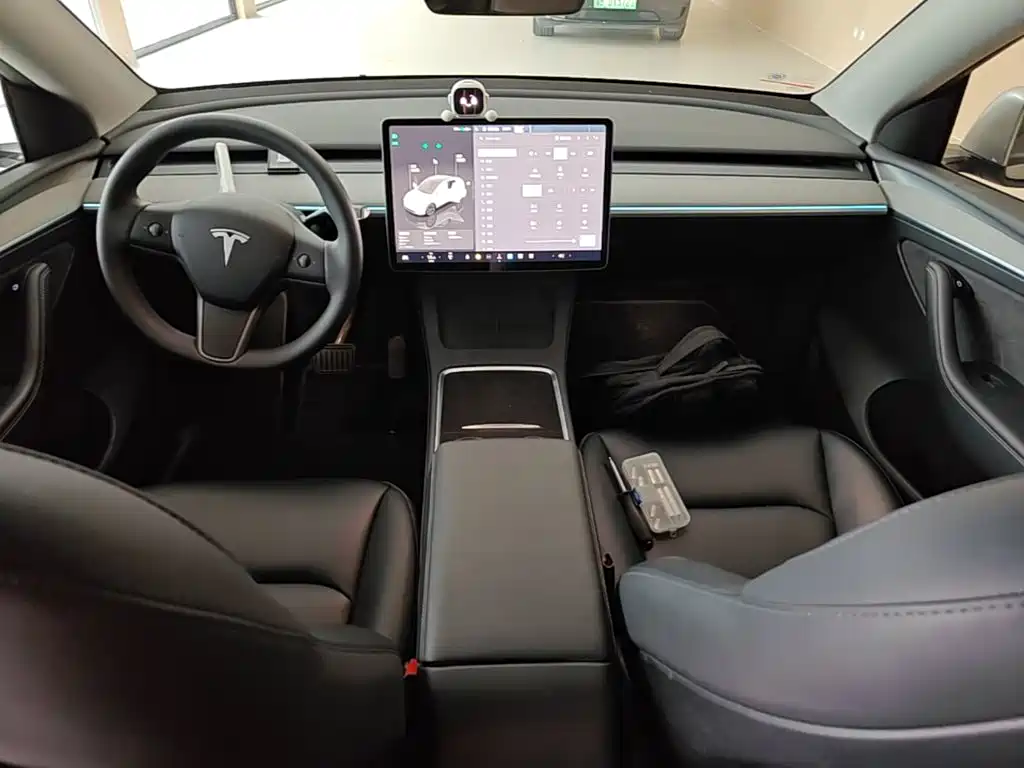 Tesla Model Y 2024 — фото 10