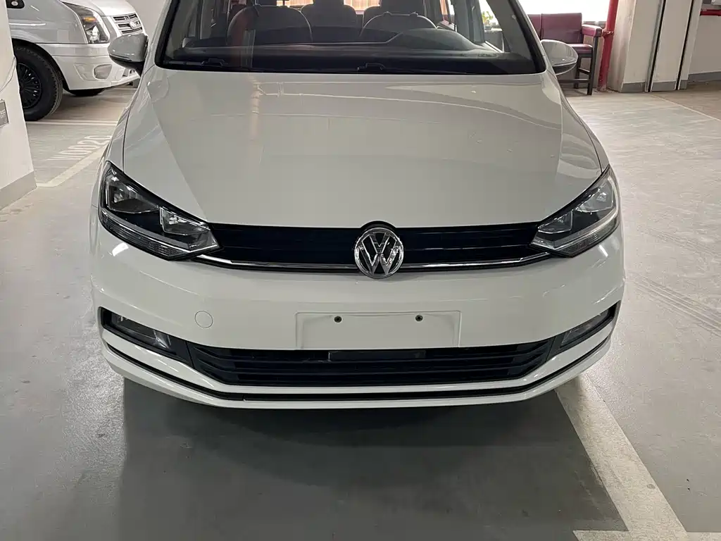 Volkswagen Touran 2018 — фото 2