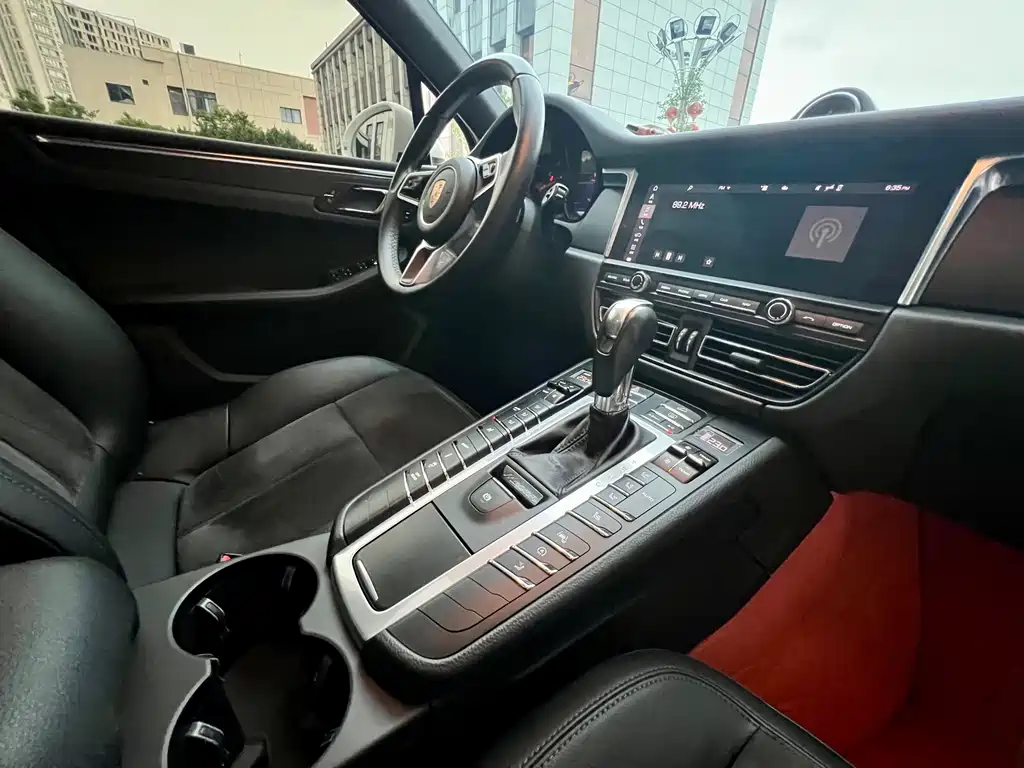 Porsche Macan 2020 — фото 27