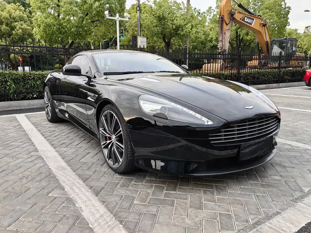 Aston Martin DB9 2014 — фото 2