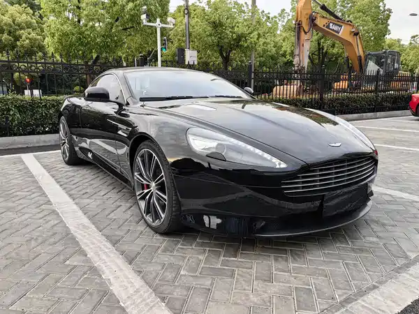 Aston Martin DB9 2013