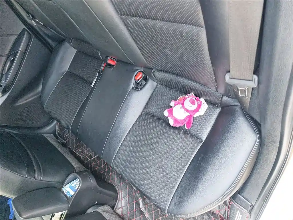Toyota Yaris L 2020 — фото 15