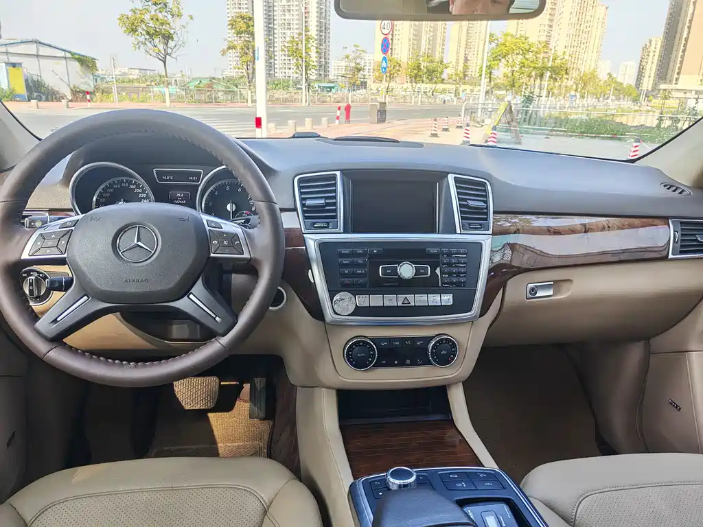 Mercedes-Benz M-Class 2015 — фото 9
