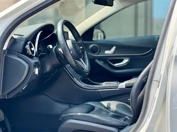 Mercedes-Benz C-Class 2019