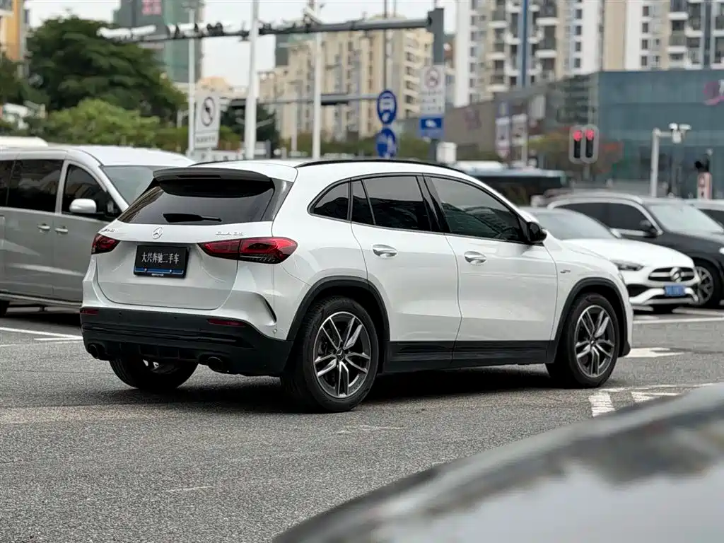 Mercedes-Benz GLA AMG 2022 — фото 6
