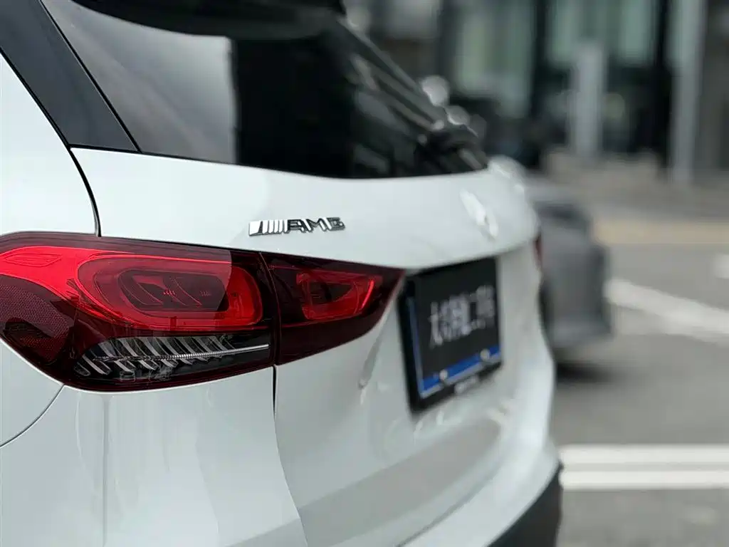 Mercedes-Benz GLA AMG 2022 — фото 7