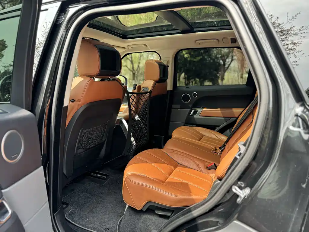 Land Rover Range Rover Sport 2016 — фото 11