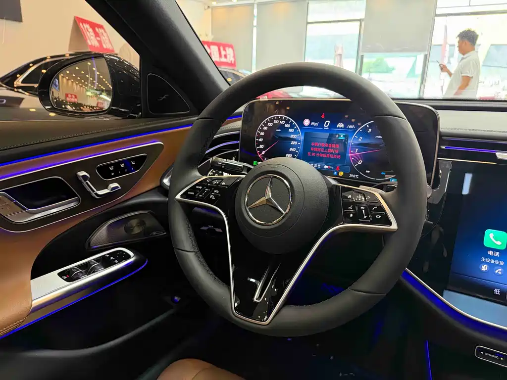 Mercedes-Benz E-Class 2025 — фото 12