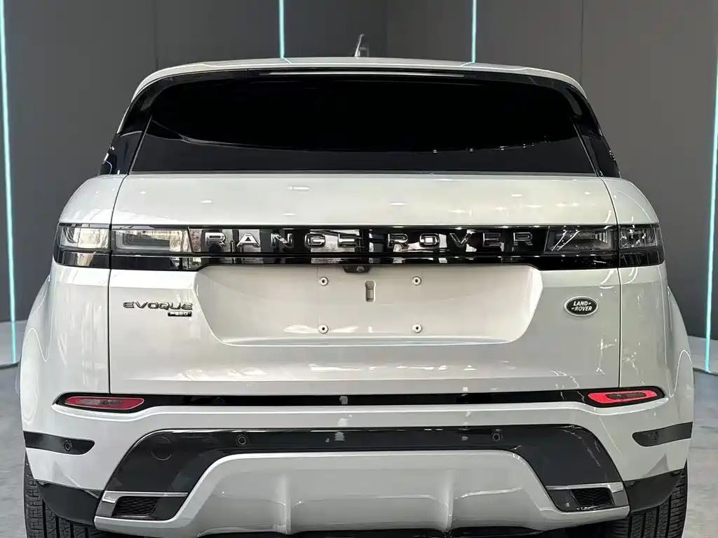 Land Rover Evoque 2023 — фото 7