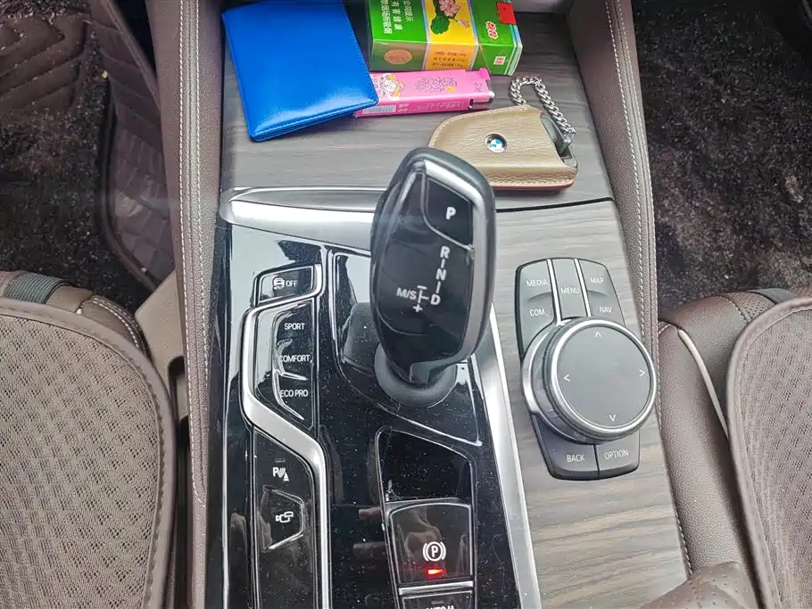 BMW 5 Series 2021 — фото 16