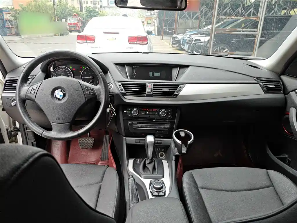 BMW X1 2014 — фото 10