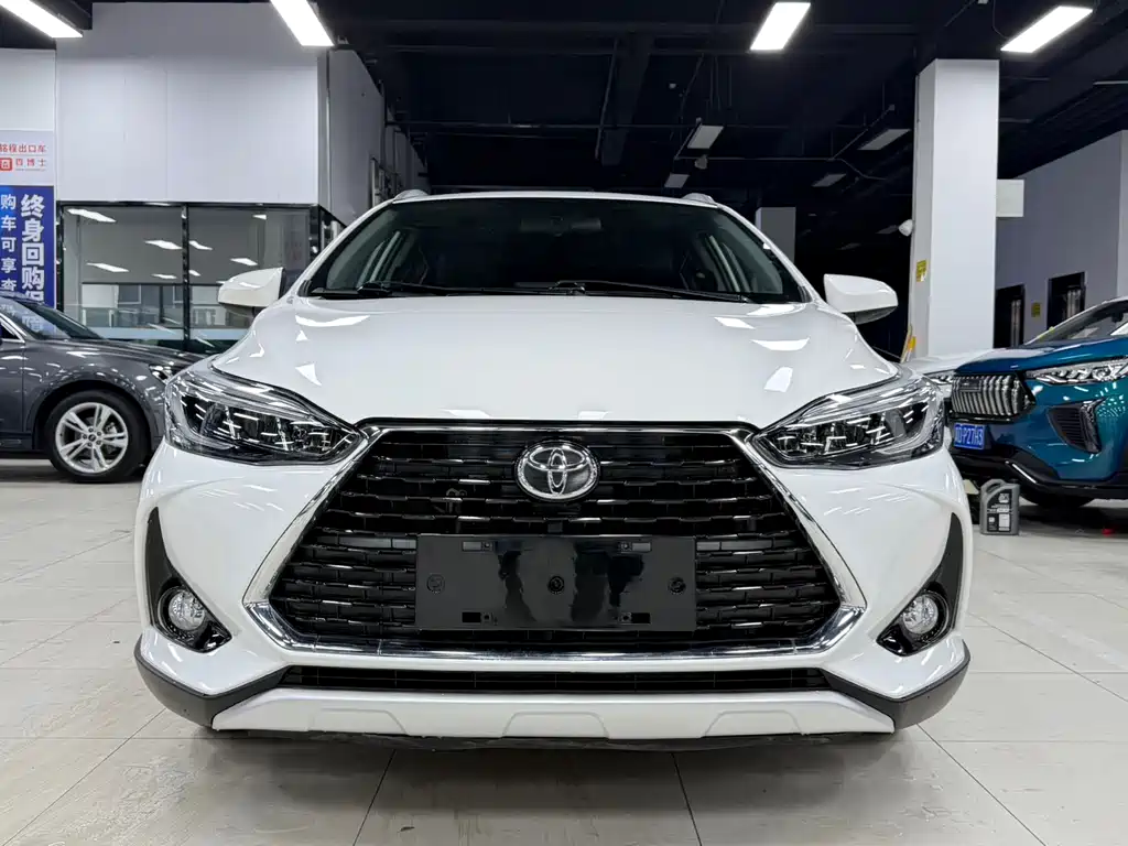 Toyota Yaris L 2021
