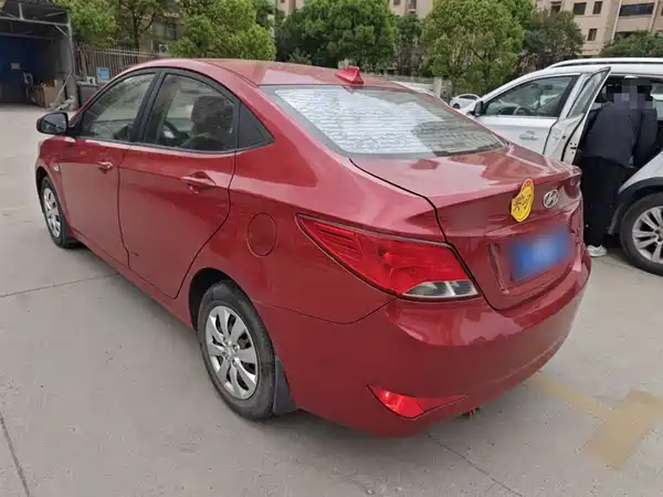 Hyundai Accent 2014