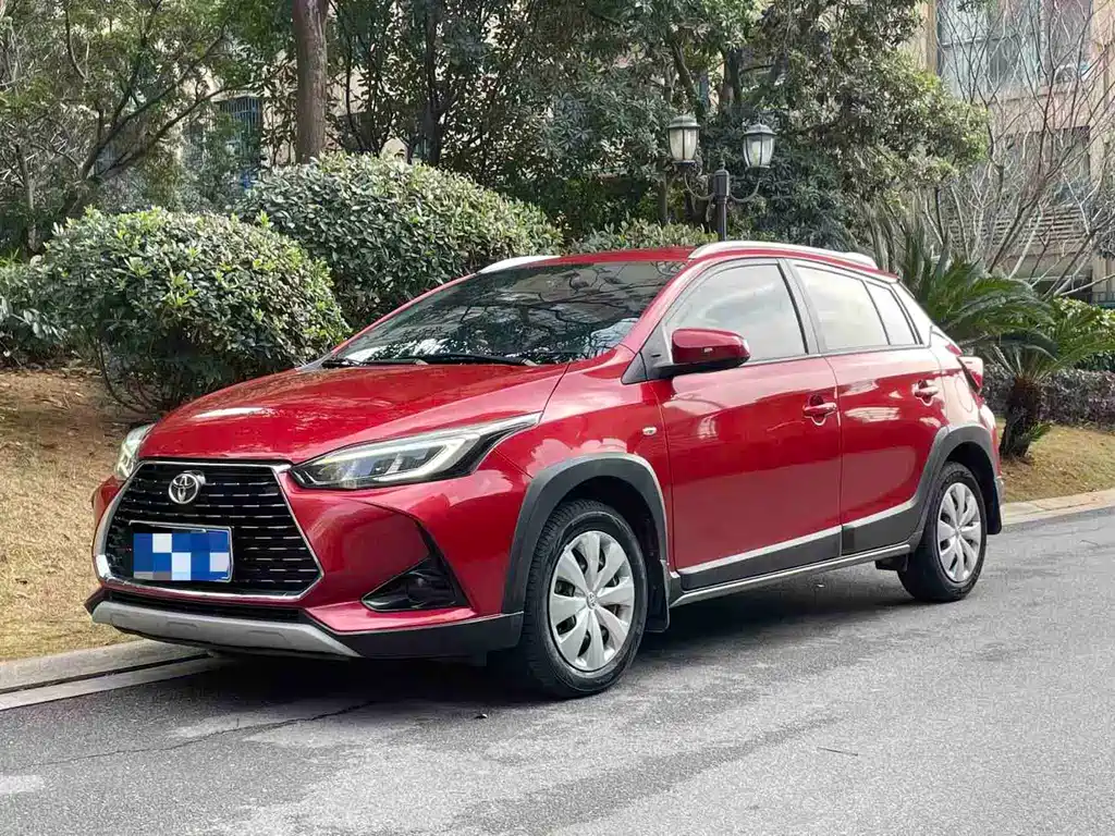 Toyota Yaris L 2020 — фото 1