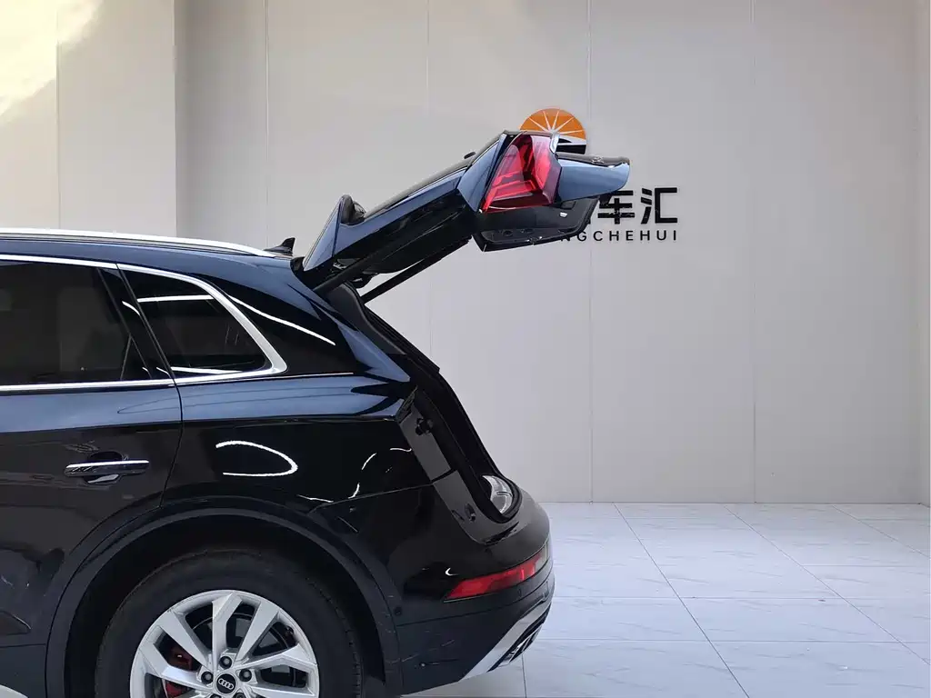 Audi Q5L 2022 — фото 17