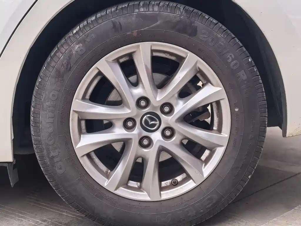 Mazda 3 Axela 2019 — фото 16