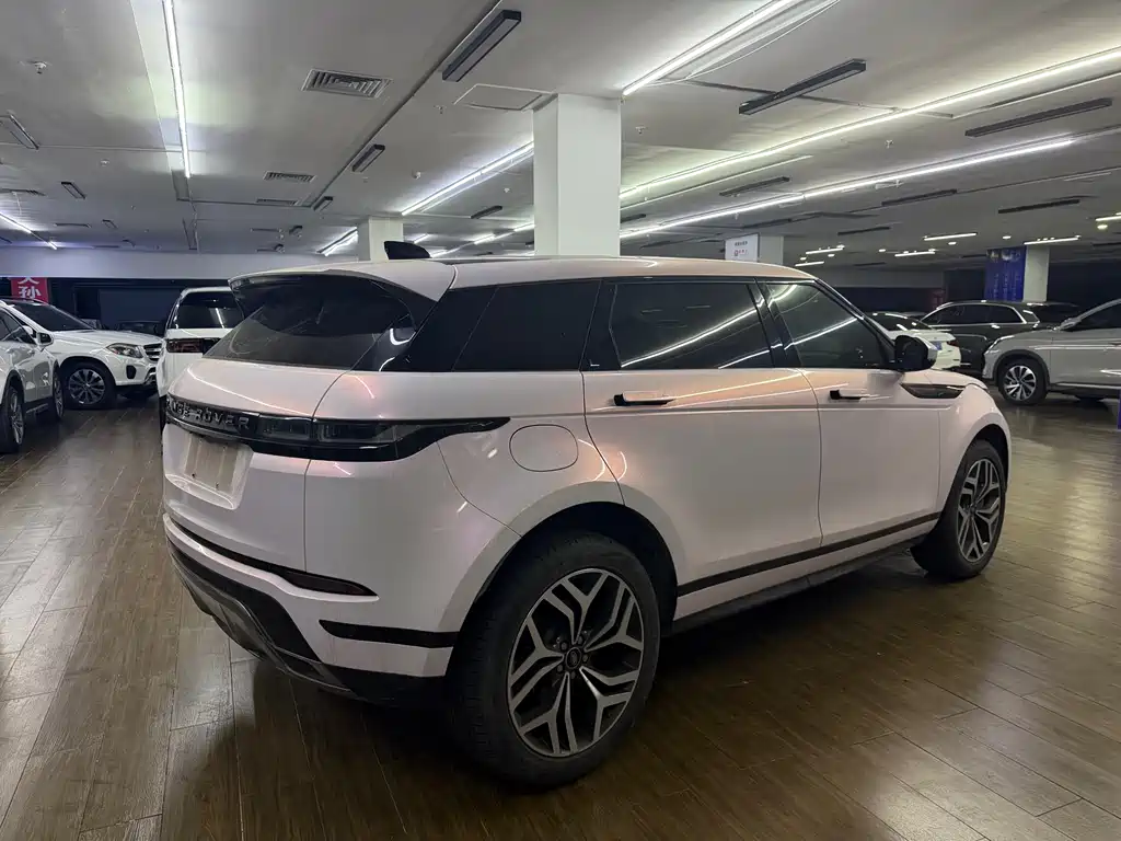 Land Rover Evoque 2023 — фото 4