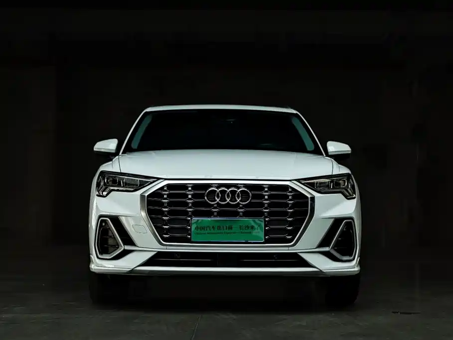 Audi Q3 2023 — фото 2