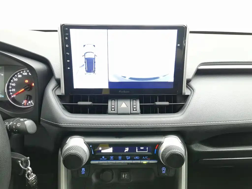 Toyota RAV4 2021 — фото 12