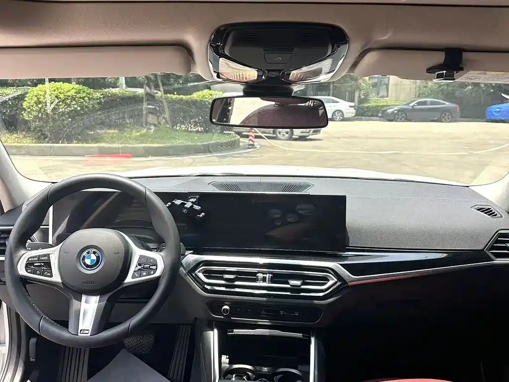 BMW i3 2022 — фото 2