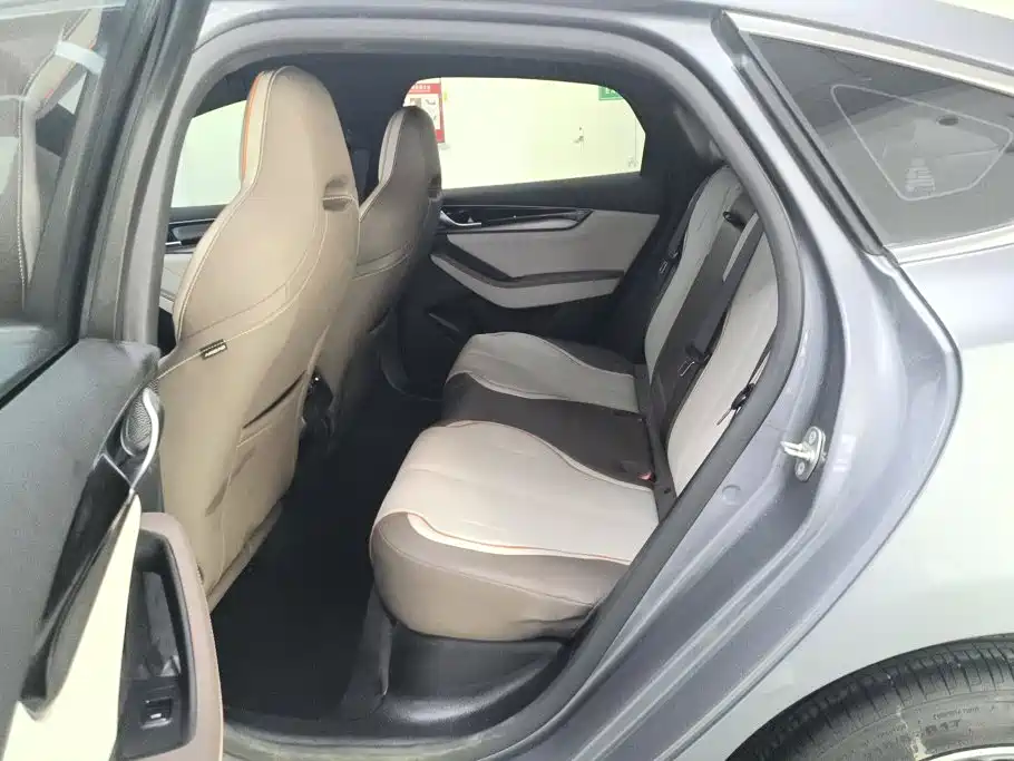 BYD Qin PLUS 2023 — фото 11